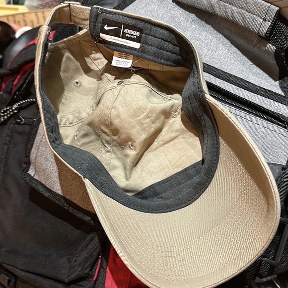 FREE NWOT Nike Penn State Unisex Crap - Picture 3 of 3